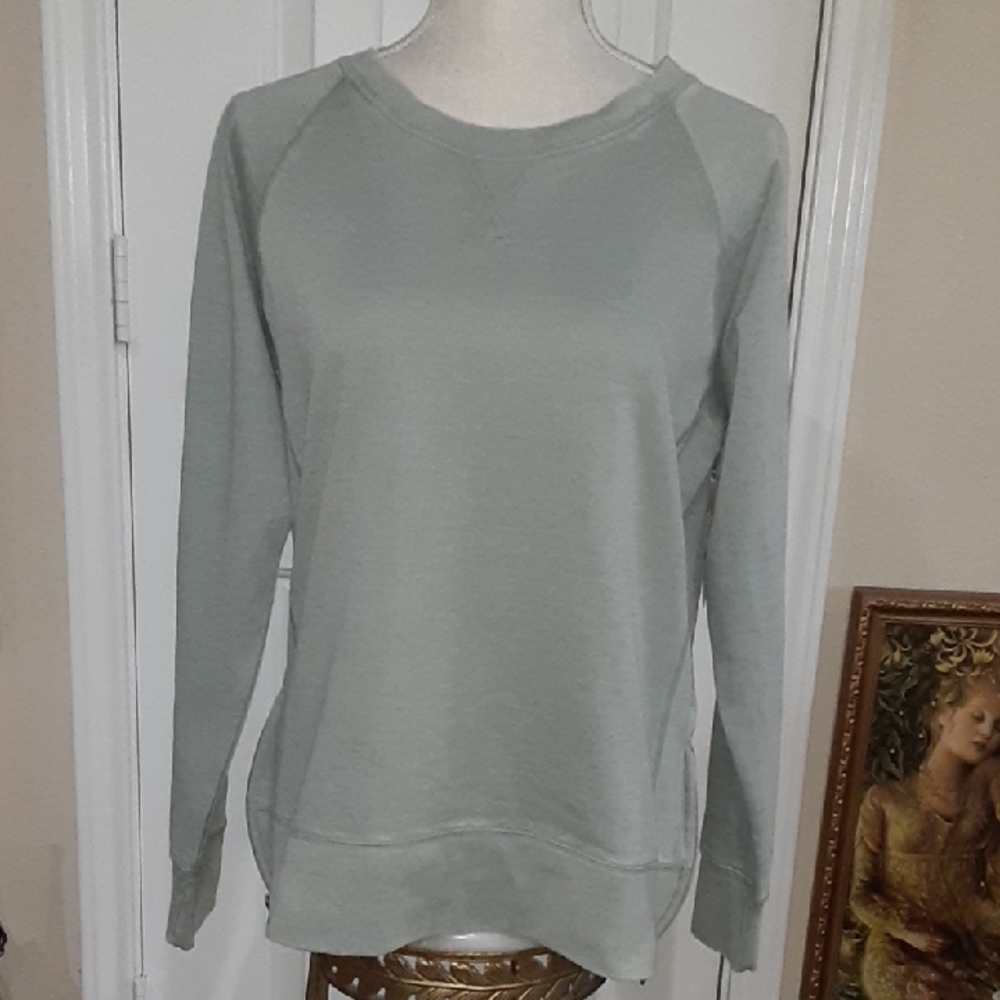 NWT Central Park Heather Gray Crewneck Sweatshirt - Size L